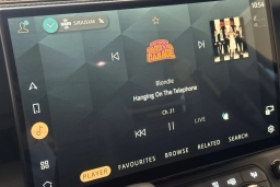 Land Rover Defender OCTA Black 110 P635 2026