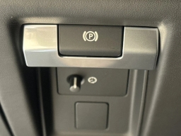 Land Rover Defender OCTA Black 110 P635 2026