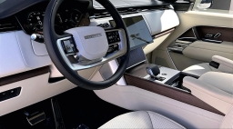 Land Rover Range Rover SE P550e SWB 2026