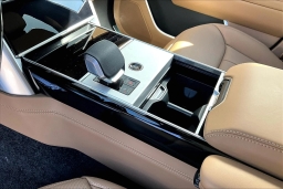 Land Rover Range Rover SE P550e SWB 2026