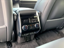 Land Rover Range Rover SE P400 SWB 2026