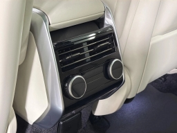 Land Rover Range Rover SE P400 SWB 2026