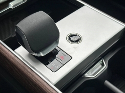 Land Rover Range Rover SE P400 SWB 2026