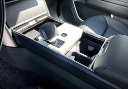 Land Rover Range Rover SE P400 SWB 2026