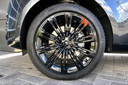 Land Rover Range Rover SE P400 SWB 2026