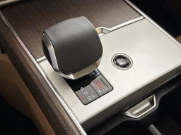 Land Rover Range Rover SE P400 SWB 2026