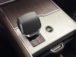 Land Rover Range Rover SE P400 LWB 7 Seat 2026