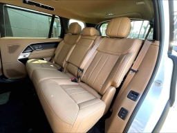 Land Rover Range Rover SE P400 LWB 7 Seat 2026