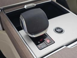 Land Rover Range Rover SE P400 LWB 7 Seat 2026