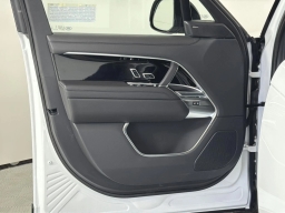 Land Rover Range Rover SE P400 LWB 7 Seat 2026