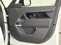 Land Rover Range Rover SE P400 LWB 7 Seat 2026