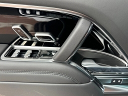 Land Rover Range Rover SE P400 LWB 7 Seat 2026