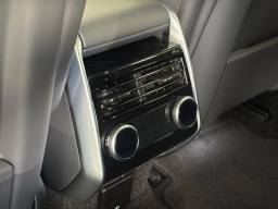 Land Rover Range Rover SE P400 LWB 7 Seat 2026