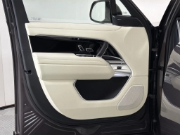 Land Rover Range Rover SE P400 LWB 7 Seat 2026