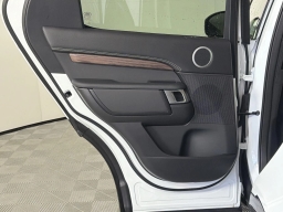 Land Rover Discovery Dynamic SE AWD 2026