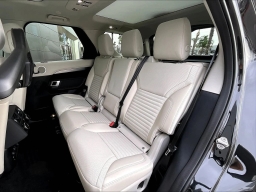 Land Rover Discovery Gemini Edition AWD 2026