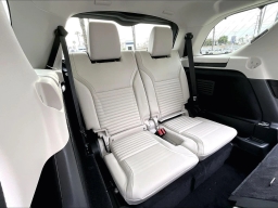 Land Rover Discovery Gemini Edition AWD 2026