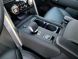 Land Rover Discovery Gemini Edition AWD 2026