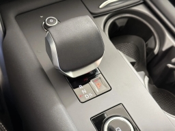 Land Rover Discovery Gemini Edition AWD 2026