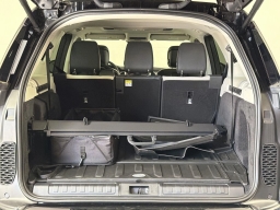 Land Rover Discovery Gemini Edition AWD 2026