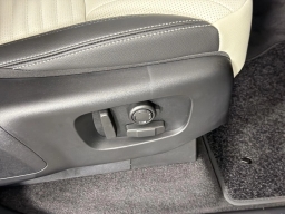 Land Rover Discovery Gemini Edition AWD 2026