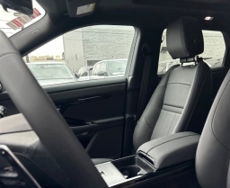 Land Rover Range Rover Evoque Dynamic SE AWD 2026