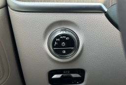 Mercedes-Benz C-Class C 300 4MATIC Sedan 2026