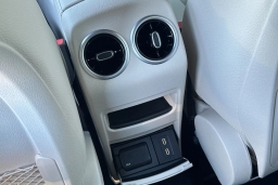 Mercedes-Benz GLB GLB 250 SUV 2026