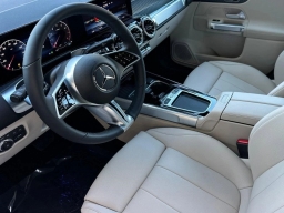 Mercedes-Benz GLB GLB 250 SUV 2025