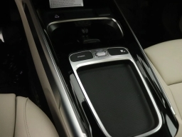 Mercedes-Benz GLB GLB 250 4MATIC SUV 2026