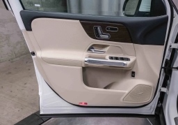 Mercedes-Benz GLB GLB 250 4MATIC SUV 2026