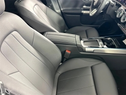 Mercedes-Benz GLB GLB 250 4MATIC SUV 2026