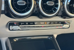 Mercedes-Benz GLB GLB 250 4MATIC SUV 2026
