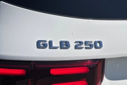Mercedes-Benz GLB GLB 250 4MATIC SUV 2026
