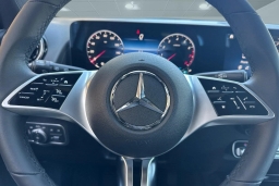 Mercedes-Benz GLB GLB 250 4MATIC SUV 2026