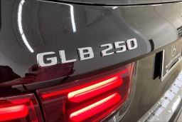 Mercedes-Benz GLB GLB 250 4MATIC SUV 2026