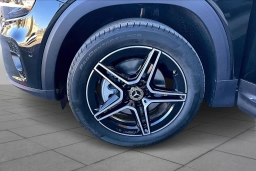 Mercedes-Benz GLB GLB 250 4MATIC SUV 2026