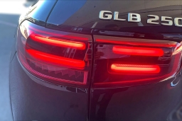 Mercedes-Benz GLB GLB 250 4MATIC SUV 2026
