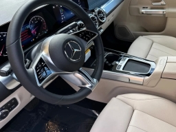 Mercedes-Benz GLB GLB 250 4MATIC SUV 2025