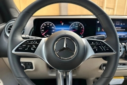 Mercedes-Benz GLB GLB 250 4MATIC SUV 2025