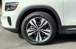 Mercedes-Benz GLB GLB 250 4MATIC SUV 2025