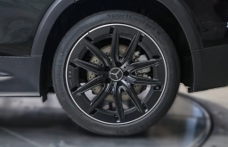 Mercedes-Benz GLB AMG GLB 35 4MATIC SUV 2025