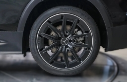 Mercedes-Benz GLB AMG GLB 35 4MATIC SUV 2025