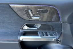 Mercedes-Benz GLB AMG GLB 35 4MATIC SUV 2026