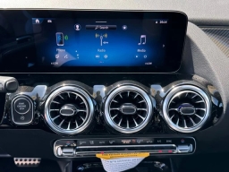 Mercedes-Benz GLA AMG GLA 35 4MATIC SUV 2026