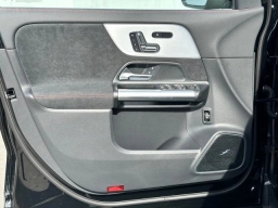 Mercedes-Benz GLA AMG GLA 35 4MATIC SUV 2025