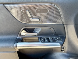 Mercedes-Benz GLA AMG GLA 35 4MATIC SUV 2025