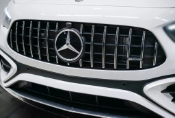 Mercedes-Benz GLA AMG GLA 35 4MATIC SUV 2025