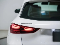 Mercedes-Benz GLA AMG GLA 35 4MATIC SUV 2025