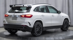 Mercedes-Benz GLA AMG GLA 35 4MATIC SUV 2025